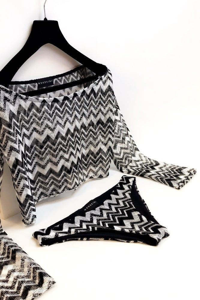 ARLISSA CROP AND BOTTOMS CO-ORD SET GLOSSY MONO