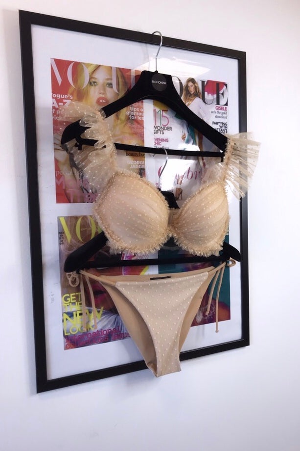 ELIA  BRALET BIKINI NUDE