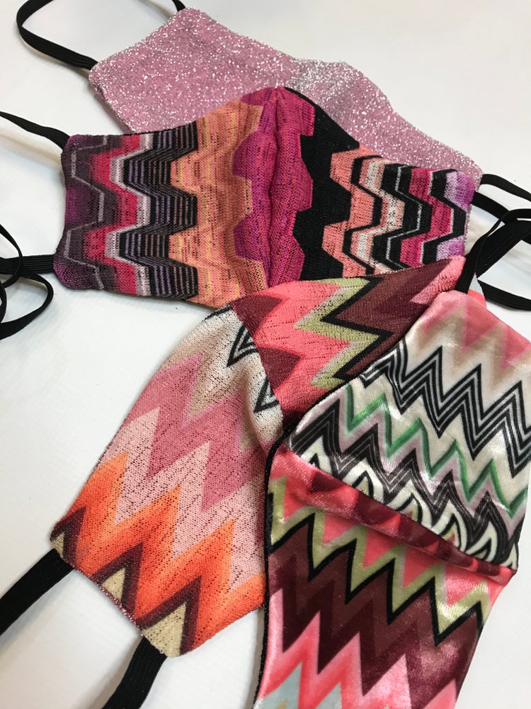 FACE MASK • HOT PINK