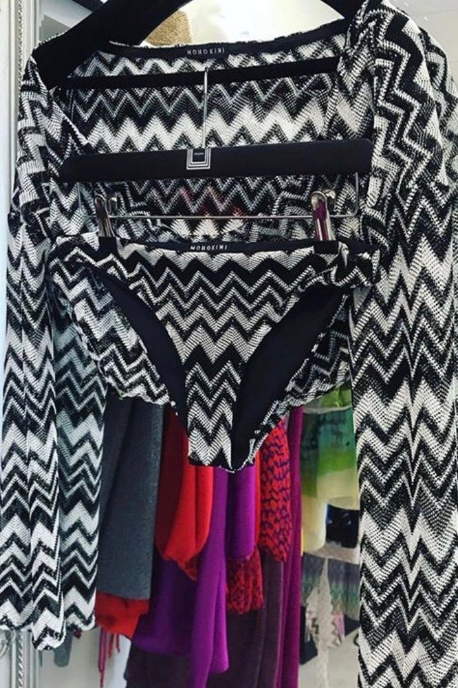 ARLISSA CROP AND BOTTOMS CO-ORD SET GLOSSY MONO