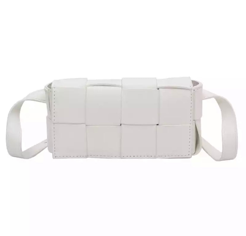 PHOEBE WOVEN CLUTH BAG