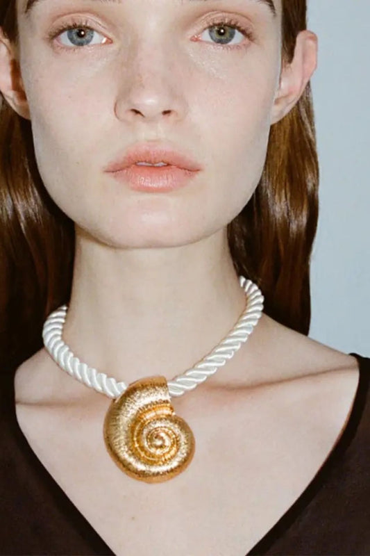 SHELL SWIRL ROPE NECKLACE