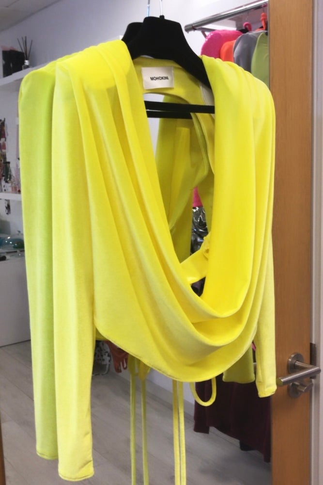 ANNA BACKLESS TOP NEON YELLOW VELOUR